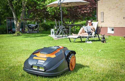 Top 5 Benefits of Robotic Mowers for Busy Homeowners